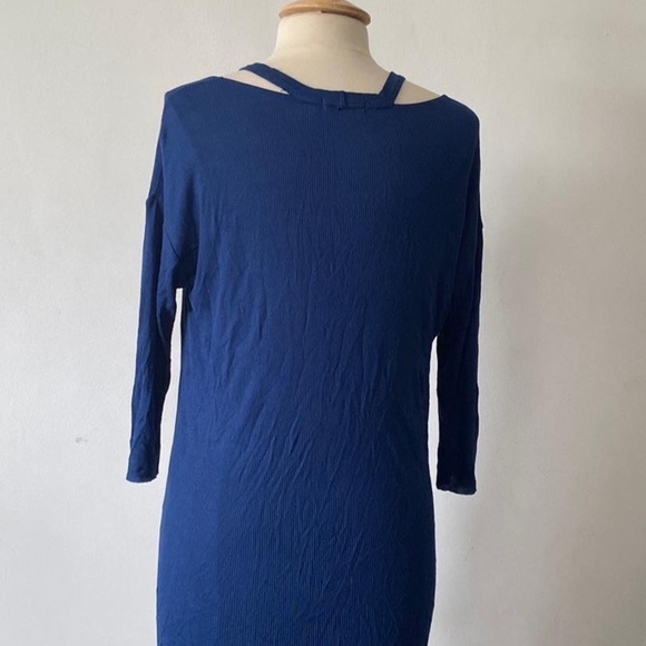 stunning Aïko royal blue dress shirt size medium worn once - Picture 5 of 6